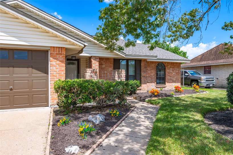 Photo 4 of 10411 Glenkirk, Houston, TX