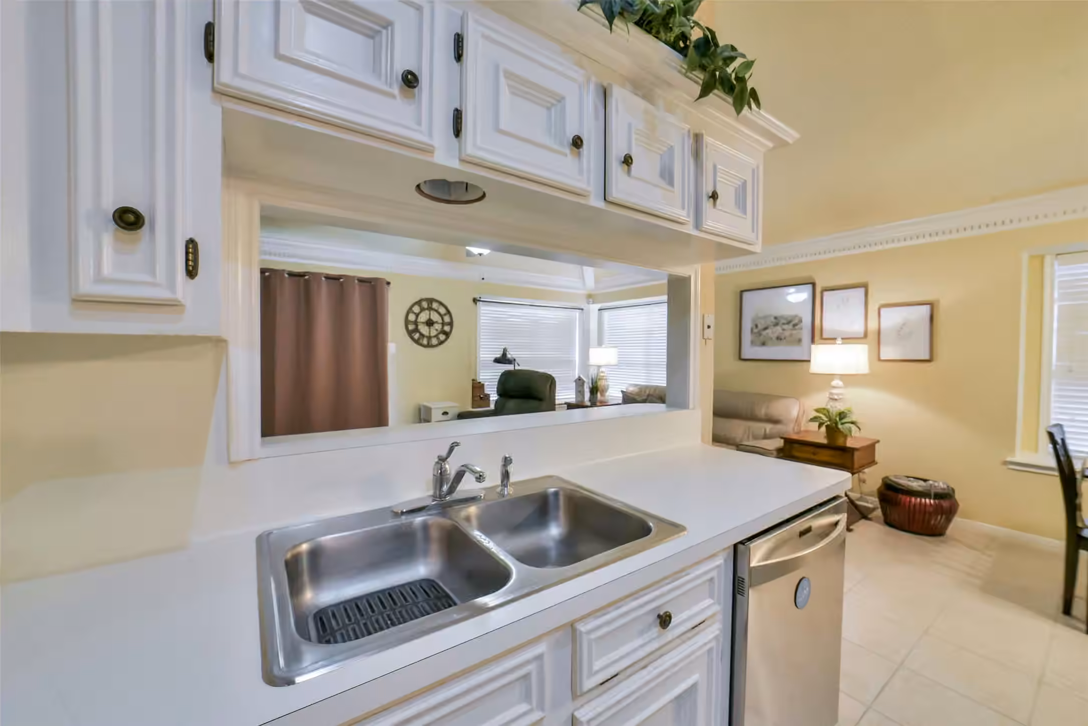 Photo 4 of 15926 Spring Forest Drive, Houston, TX