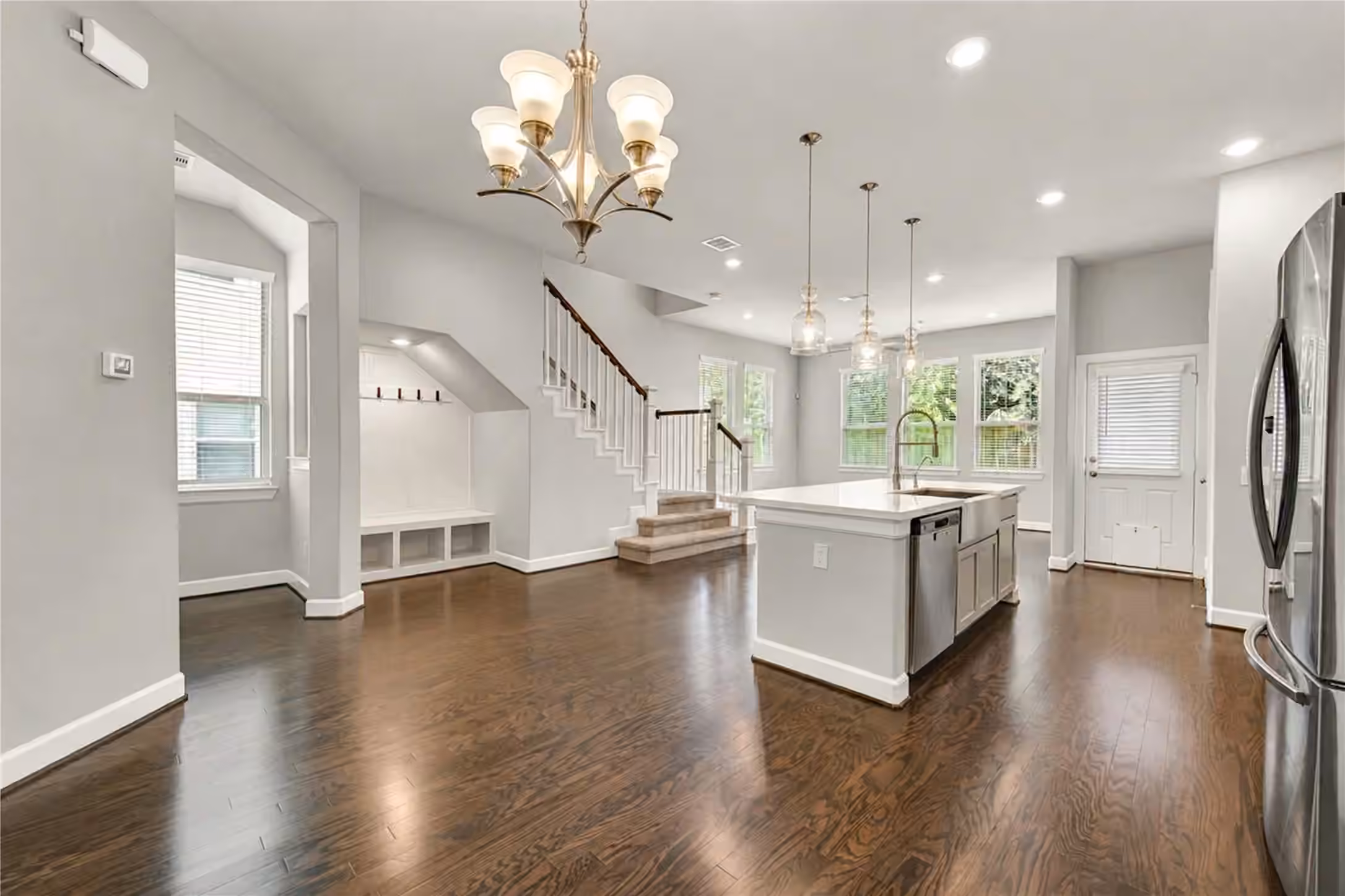 Photo 2 of 1905 Kirby Landing Drive, Houston, TX