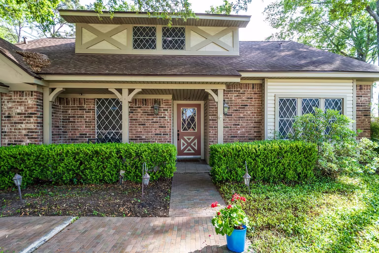 Photo 2 of 206 Mariner Court, Crosby, TX