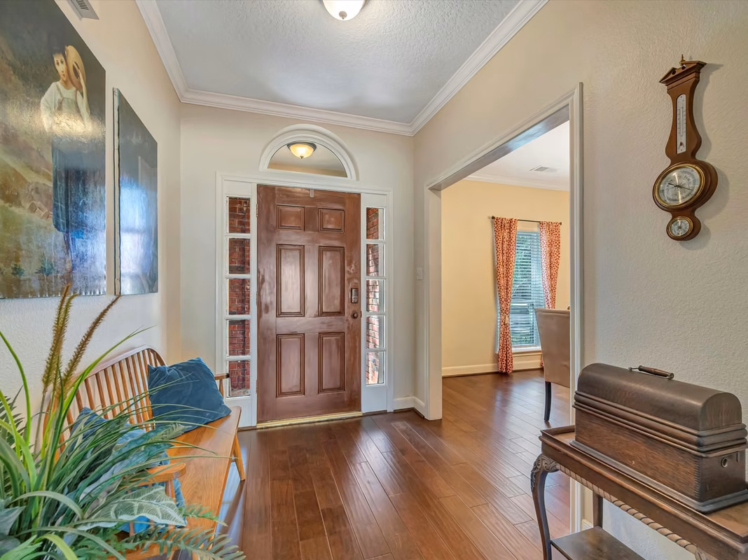 Photo 4 of 714 Crestwood Drive, El Lago, TX