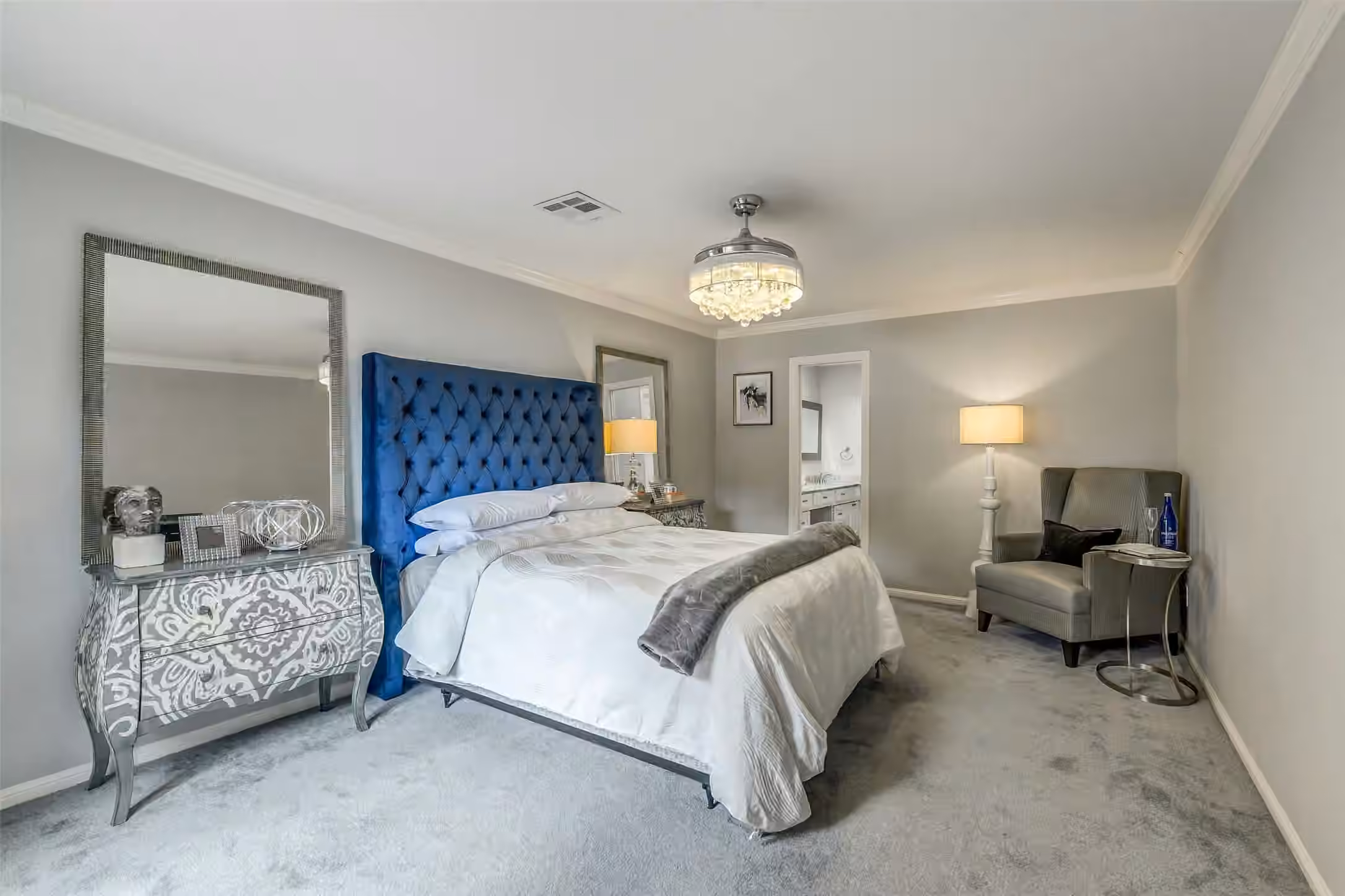 Photo 4 of 9454 Briar Forest Drive, Houston, TX