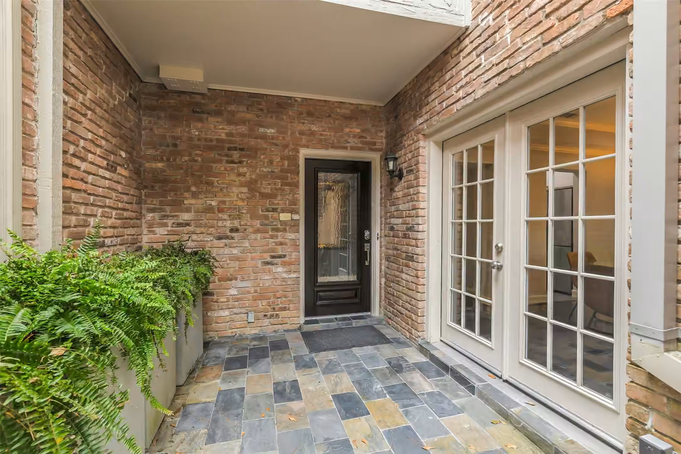 Photo 7 of 9454 Briar Forest Drive, Houston, TX