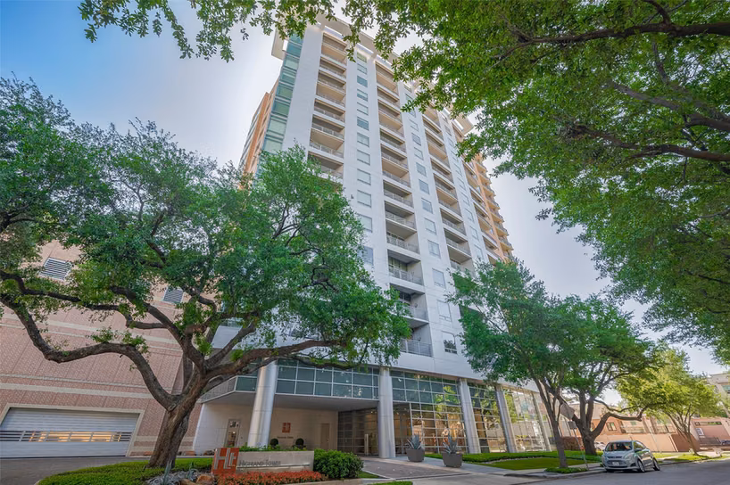 Photo 5 of 2207 Bancroft Street 604, Houston, TX