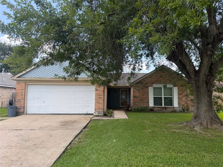 Photo of 9810 Brookview Drive, La Porte, TX 77571