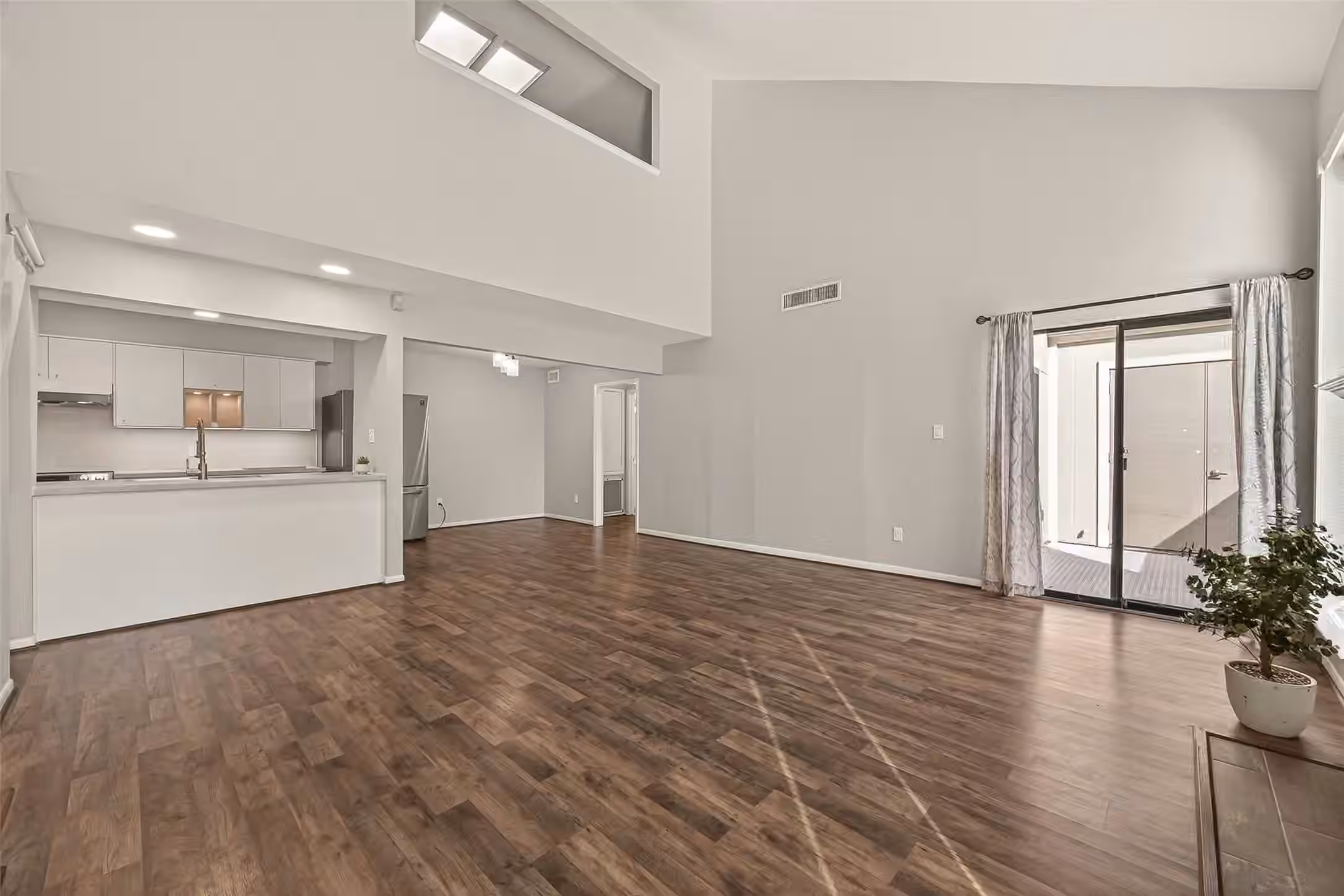 Photo 5 of 8100 Cambridge Street 80, Houston, TX