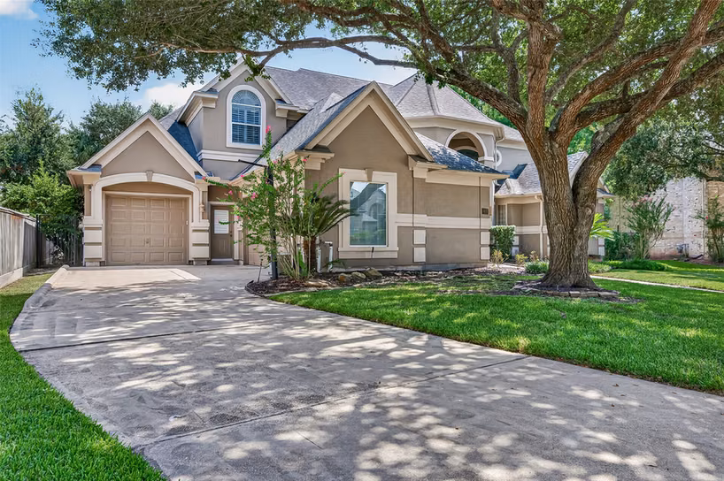 Photo 2 of 63 Harbor View Drive, Sugar Land, TX