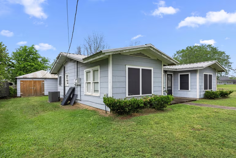 Photo 5 of 209 3rd Avenue, Columbus, TX