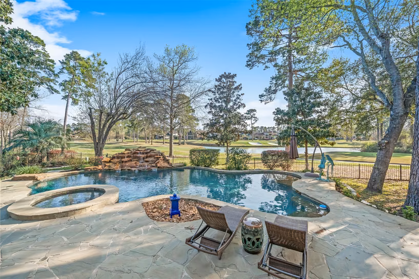 Photo of 42 Forest Green Trail, Kingwood, TX