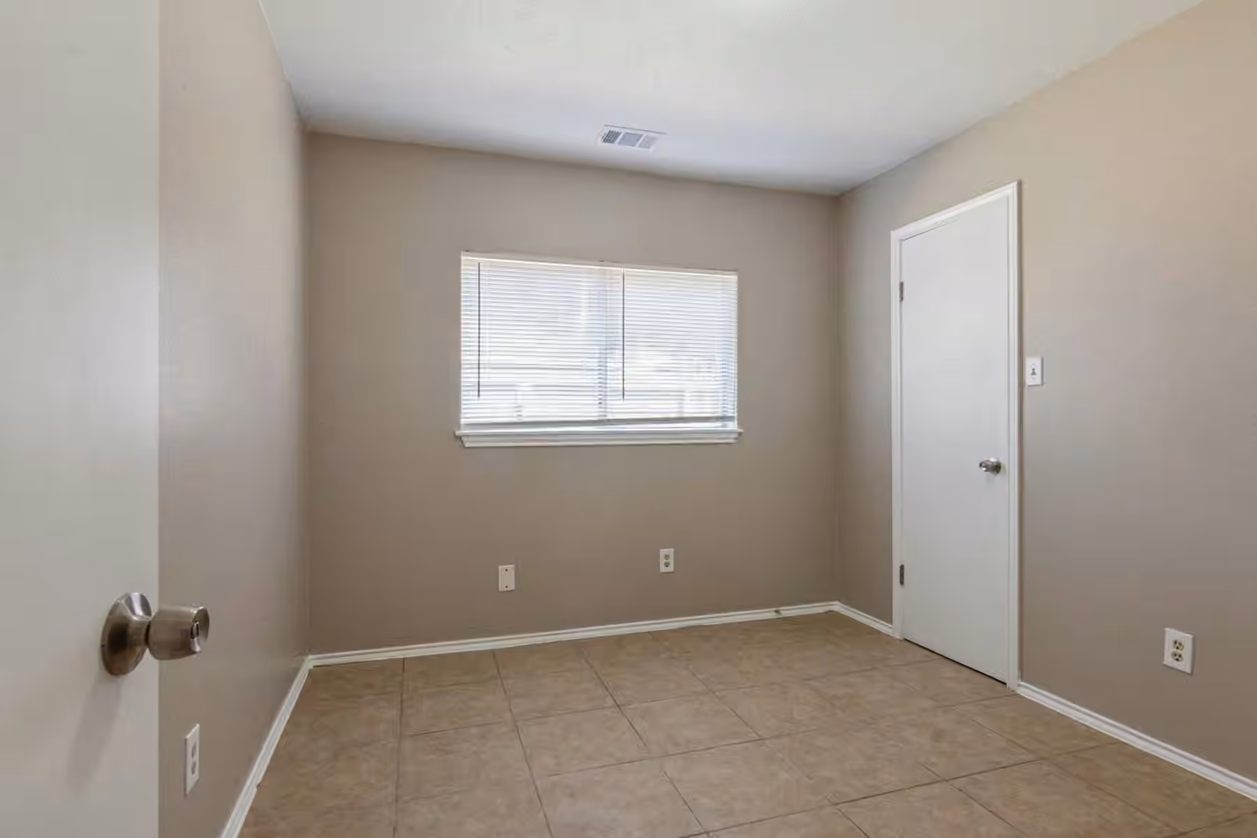 Photo 5 of 29114 Loddington Street, Spring, TX