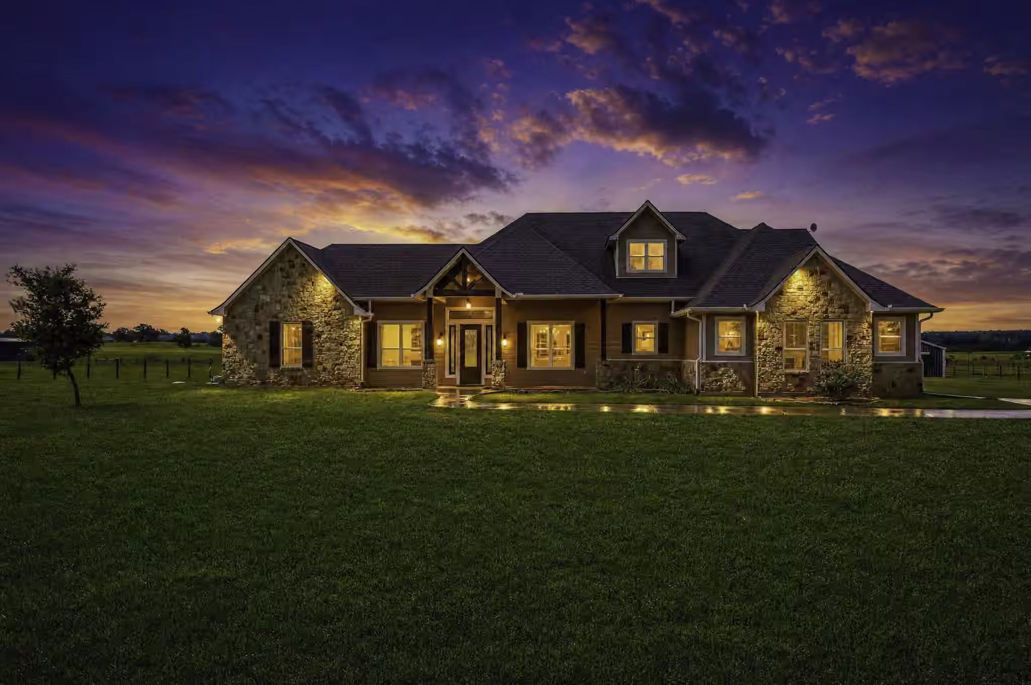 Photo of 399 Fm 1696 Road W, Huntsville, TX 77320