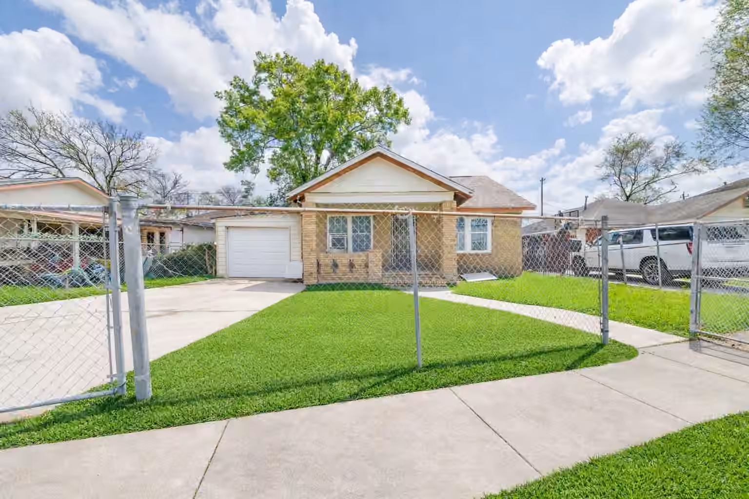 Photo 2 of 2305 Wilshire Street, Houston, TX