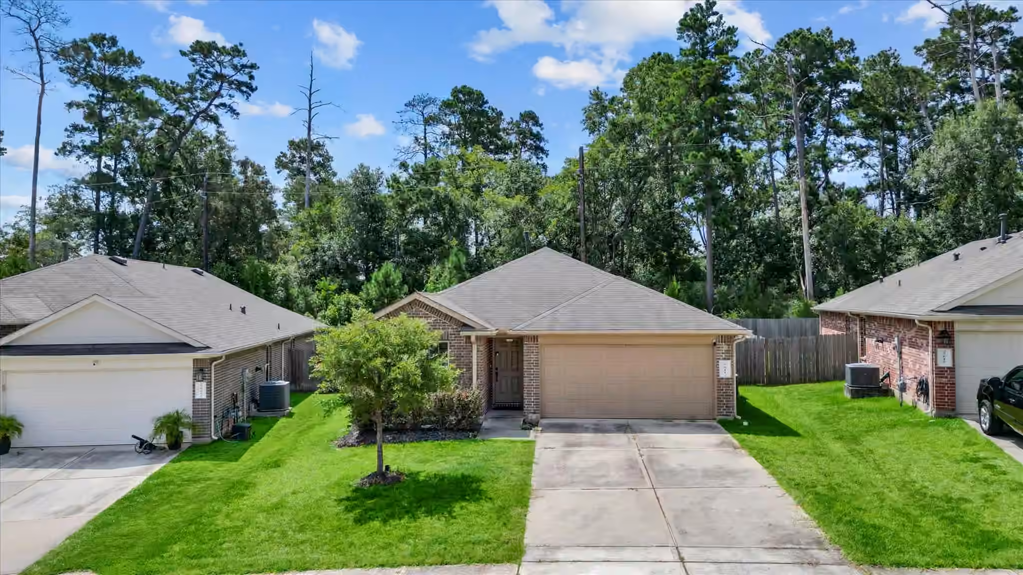 Photo 4 of 5611 Rainflower Terrace Lane, Spring, TX