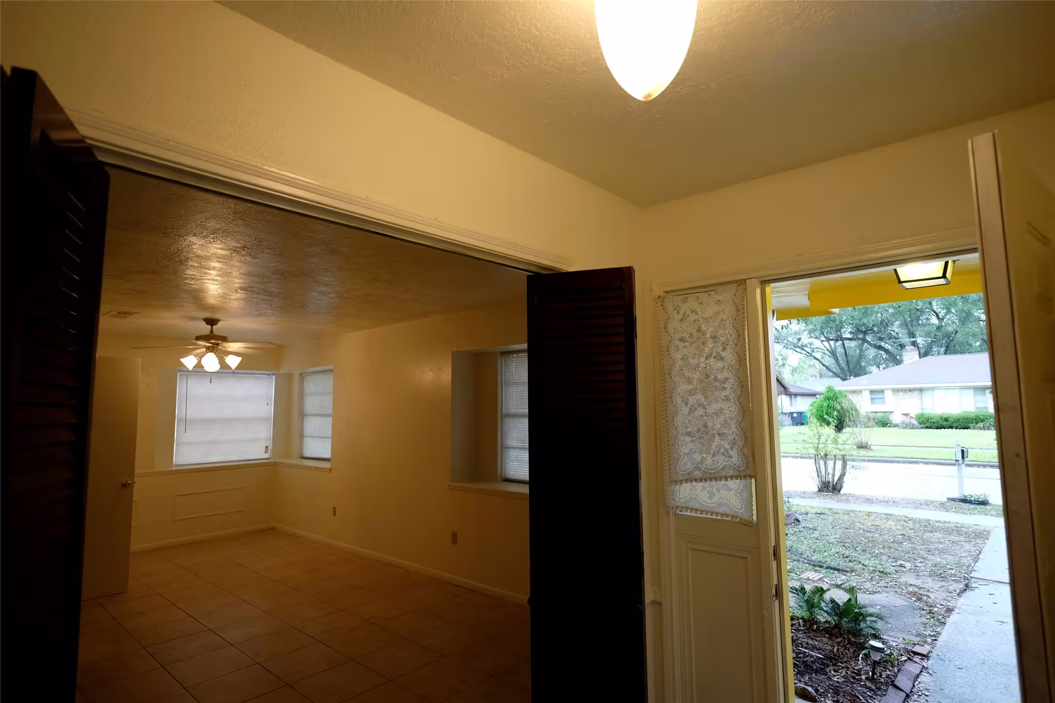 Photo 3 of 12323 Bexley Drive, Houston, TX