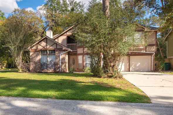Photo of 9 S Brook Pebble Court, The Woodlands, TX 77380