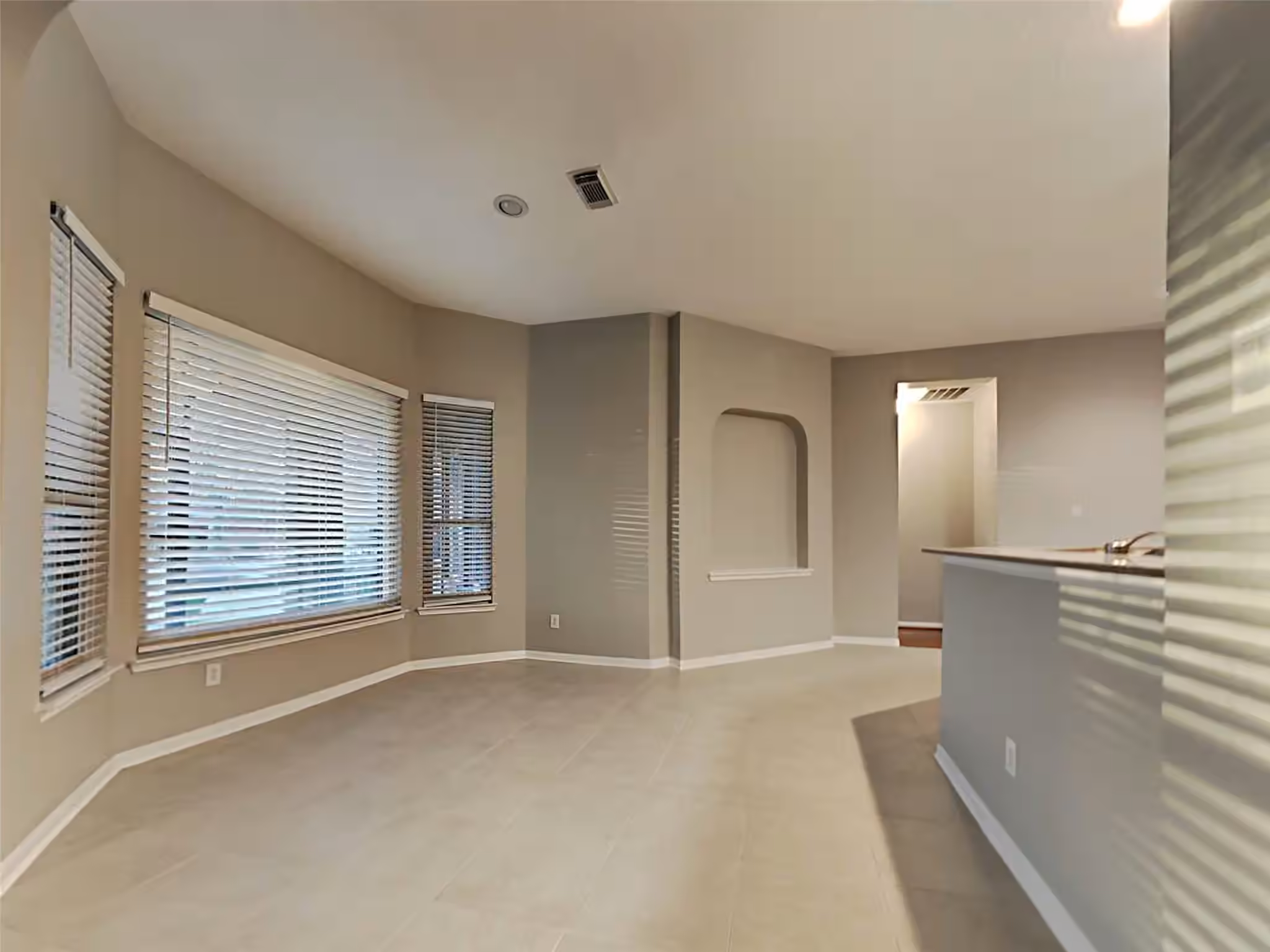 Photo 6 of 18407 Bluewater Cove Drive, Humble, TX