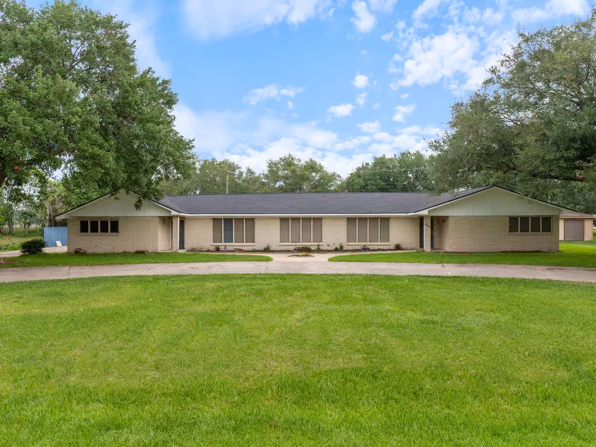 Photo 2 of 601 W 6TH STREET, Bay City, TX