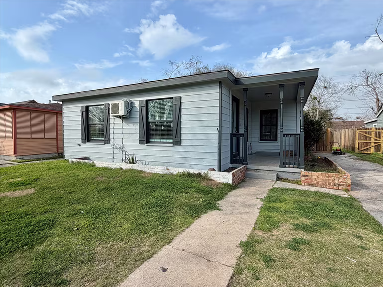 Photo of 1214 W 5th Street, Freeport, TX 77541