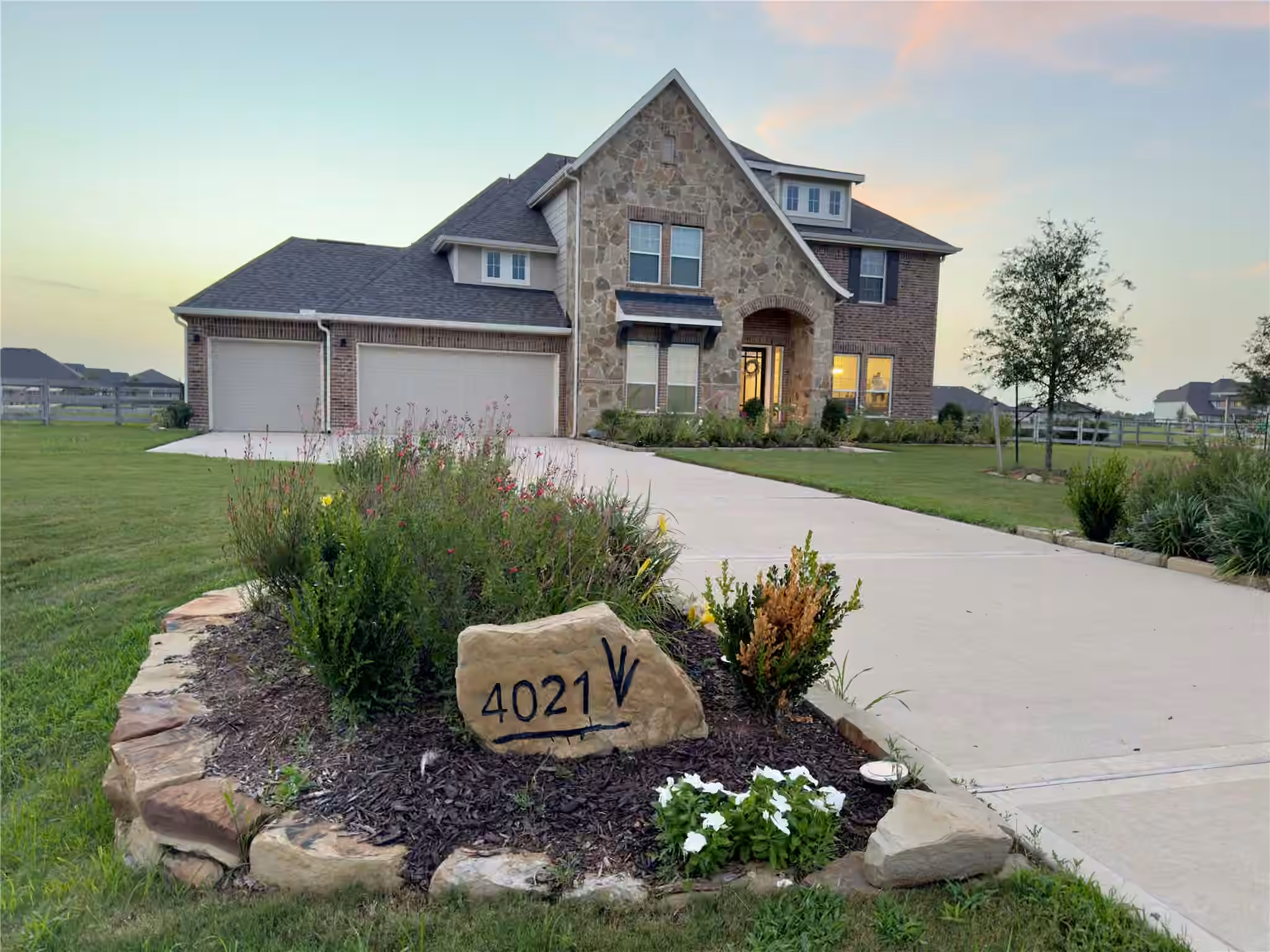 Photo 2 of 4021 Edgewater Terrace Lane, Waller, TX