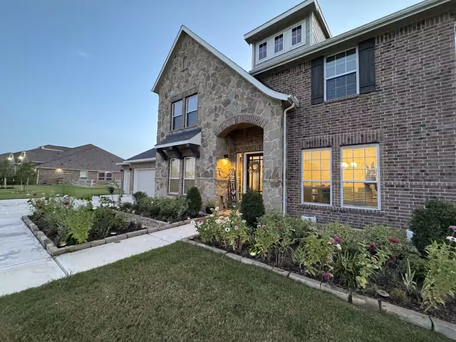 Photo 3 of 4021 Edgewater Terrace Lane, Waller, TX