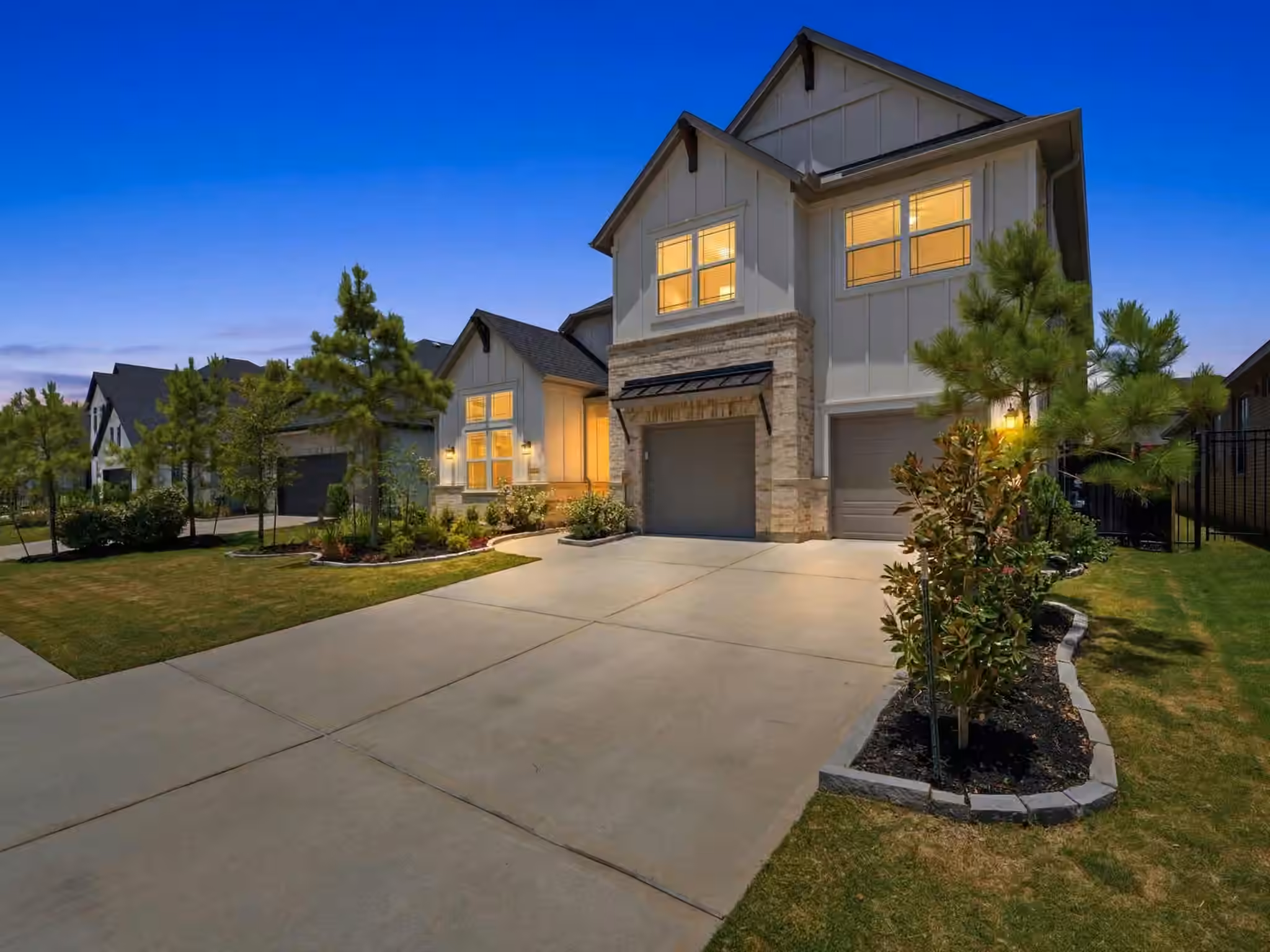 Photo 3 of 28053 Willow Glen Drive, Spring, TX