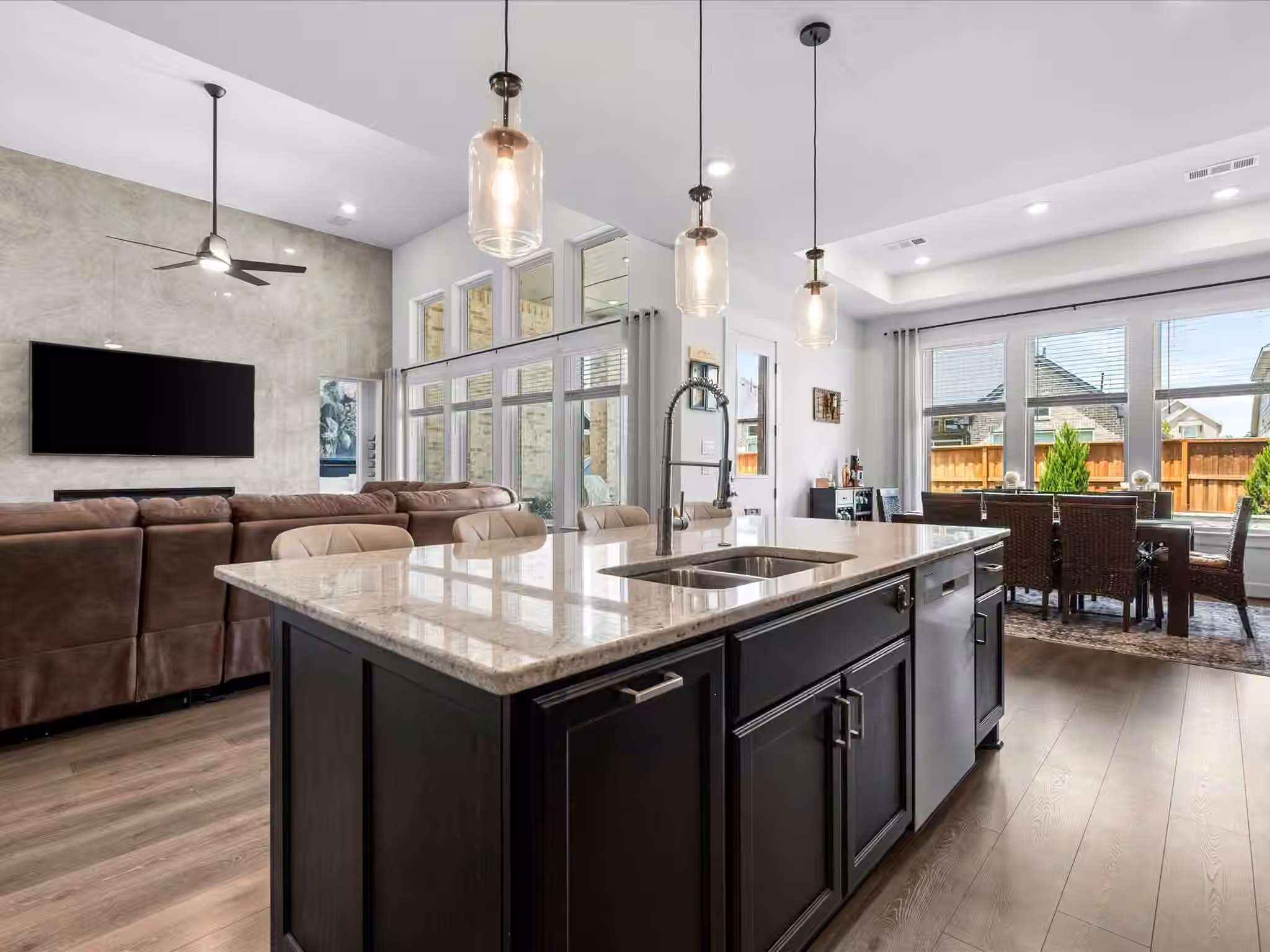 Photo 7 of 28053 Willow Glen Drive, Spring, TX