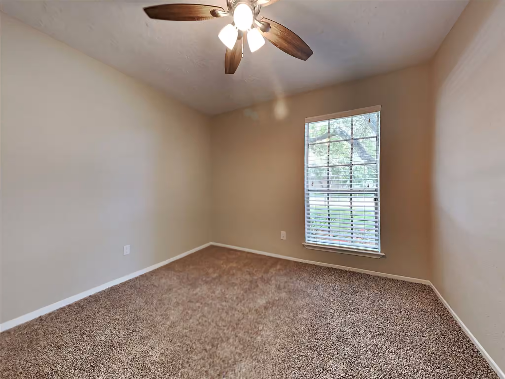 Photo 5 of 123 Greenshire Drive, League City, TX