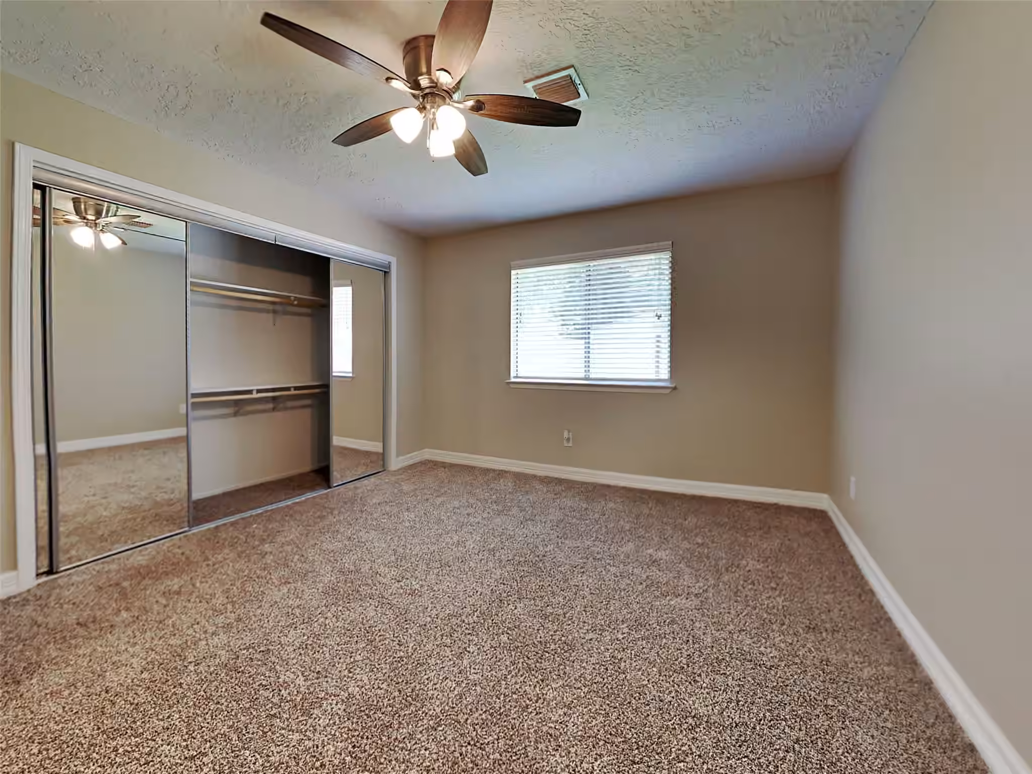 Photo 7 of 123 Greenshire Drive, League City, TX