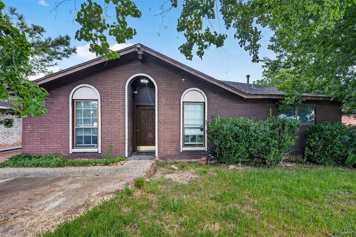 Photo of 1318 2nd Street, League City, TX