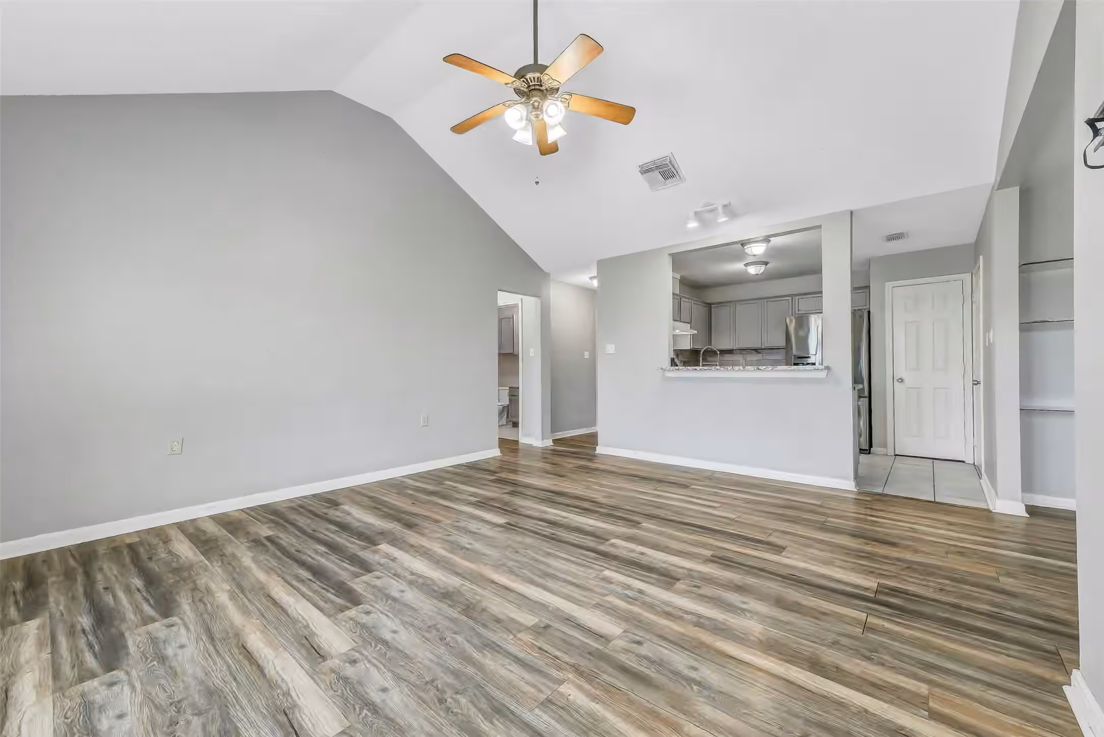 Photo 4 of 1C Prairie Knoll Drive, La Marque, TX