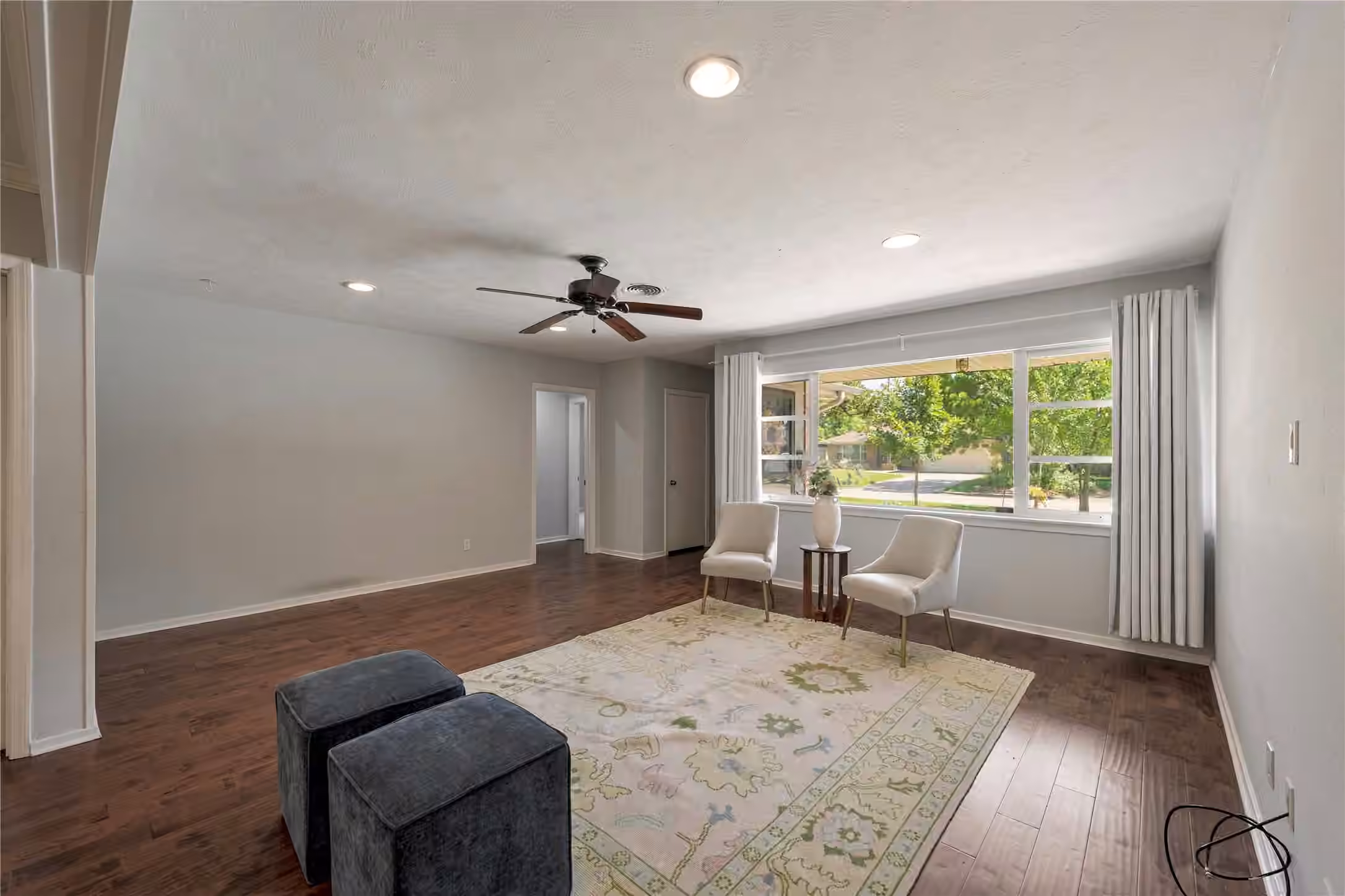 Photo 5 of 515 Azaleadell Drive, Houston, TX