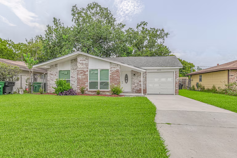 Photo 2 of 5003 Denoron Drive, Houston, TX