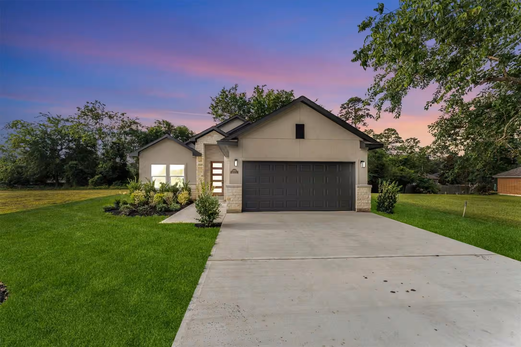 Photo of 12425 Walden Road, Montgomery, TX