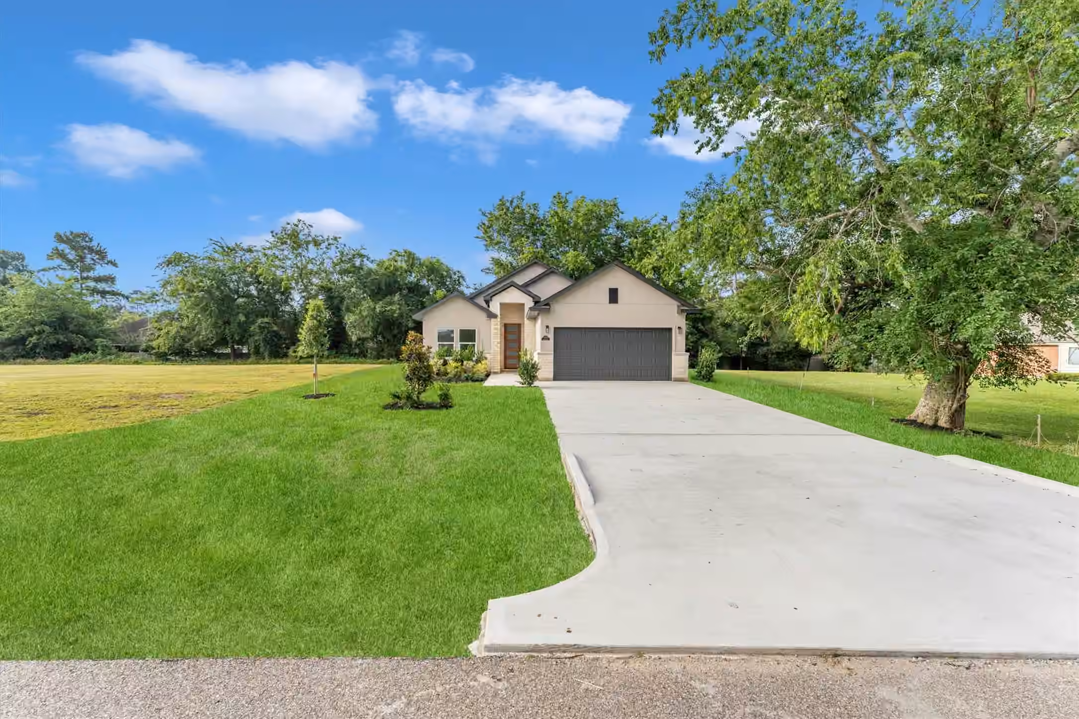 Photo 6 of 12425 Walden Road, Montgomery, TX