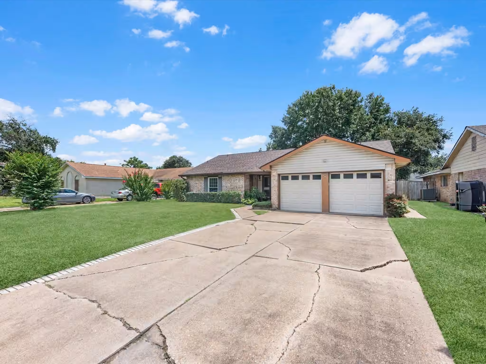 Photo 2 of 11219 Concho Street, Houston, TX