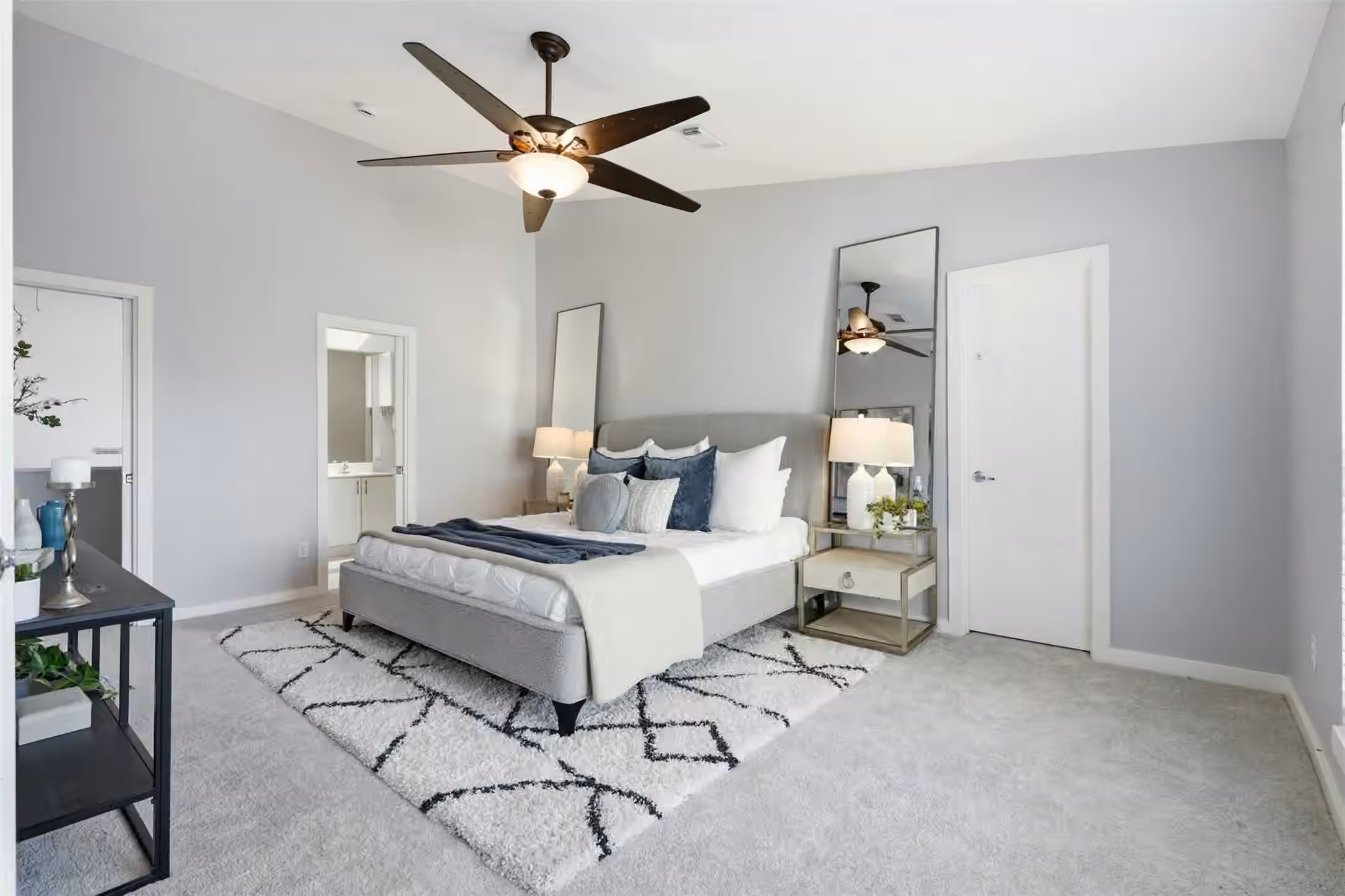 Photo 7 of 6138 Grand Boulevard, Houston, TX