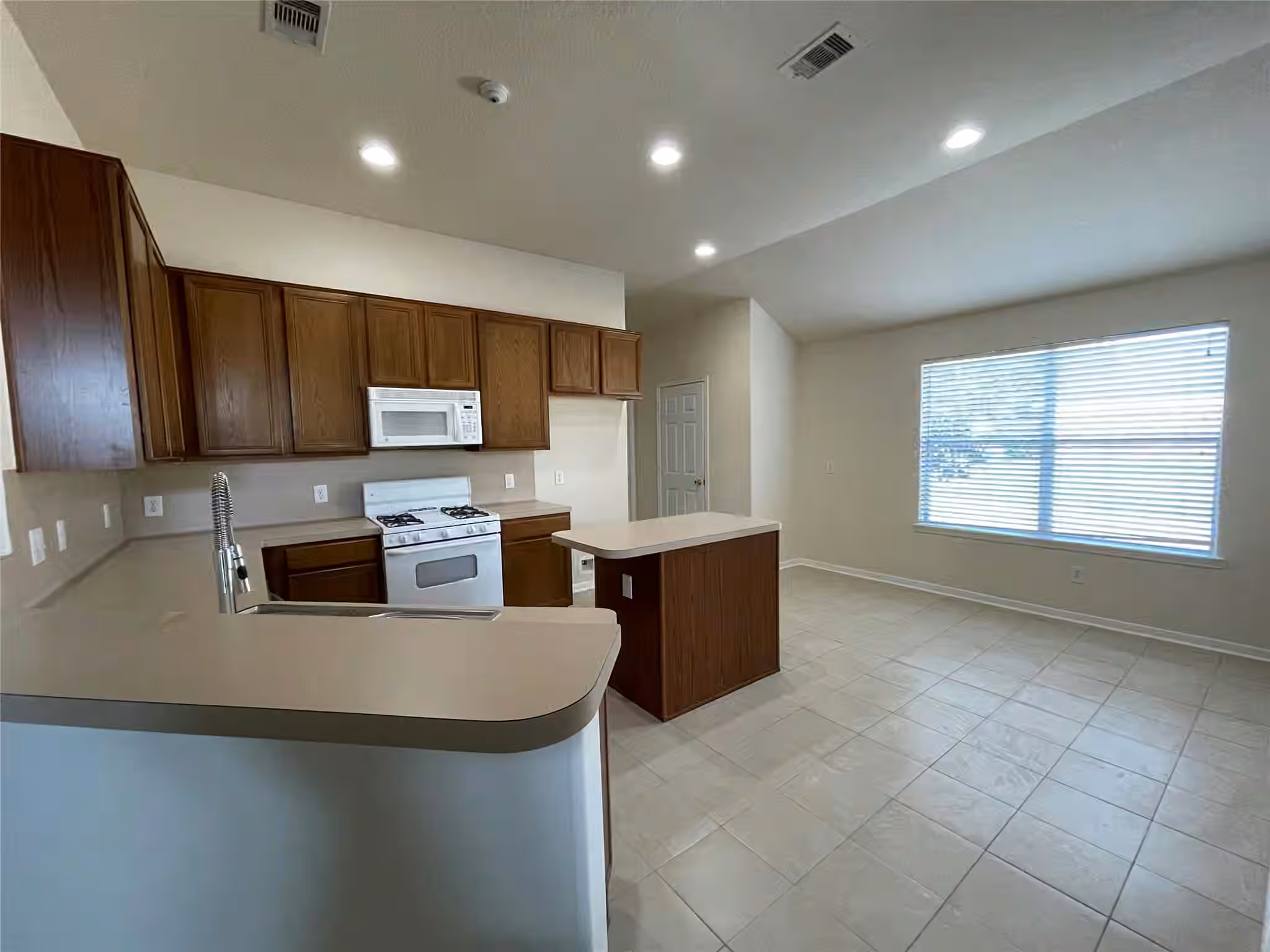 Photo 4 of 19330 Dawntreader Drive, Cypress, TX