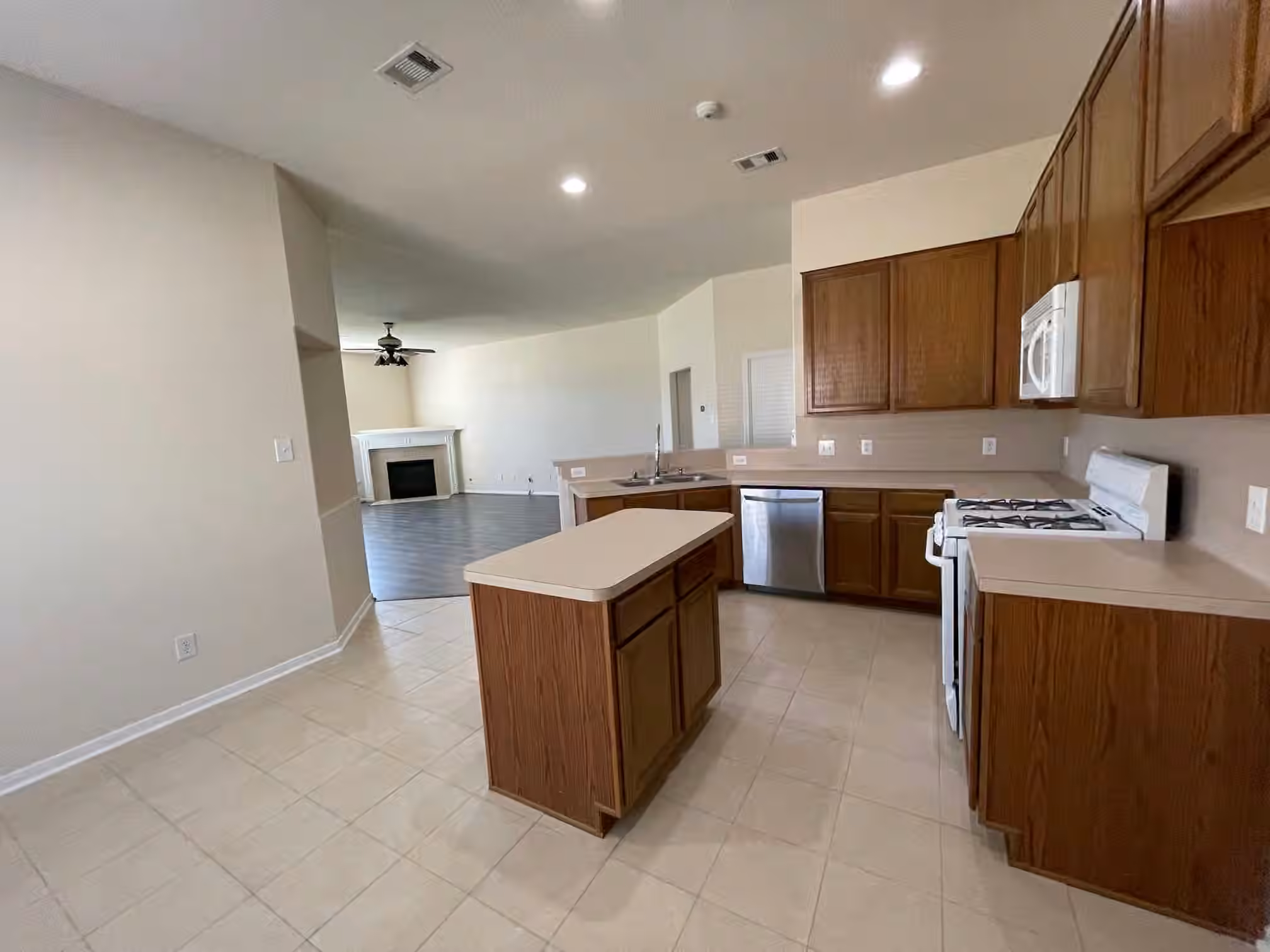 Photo 5 of 19330 Dawntreader Drive, Cypress, TX