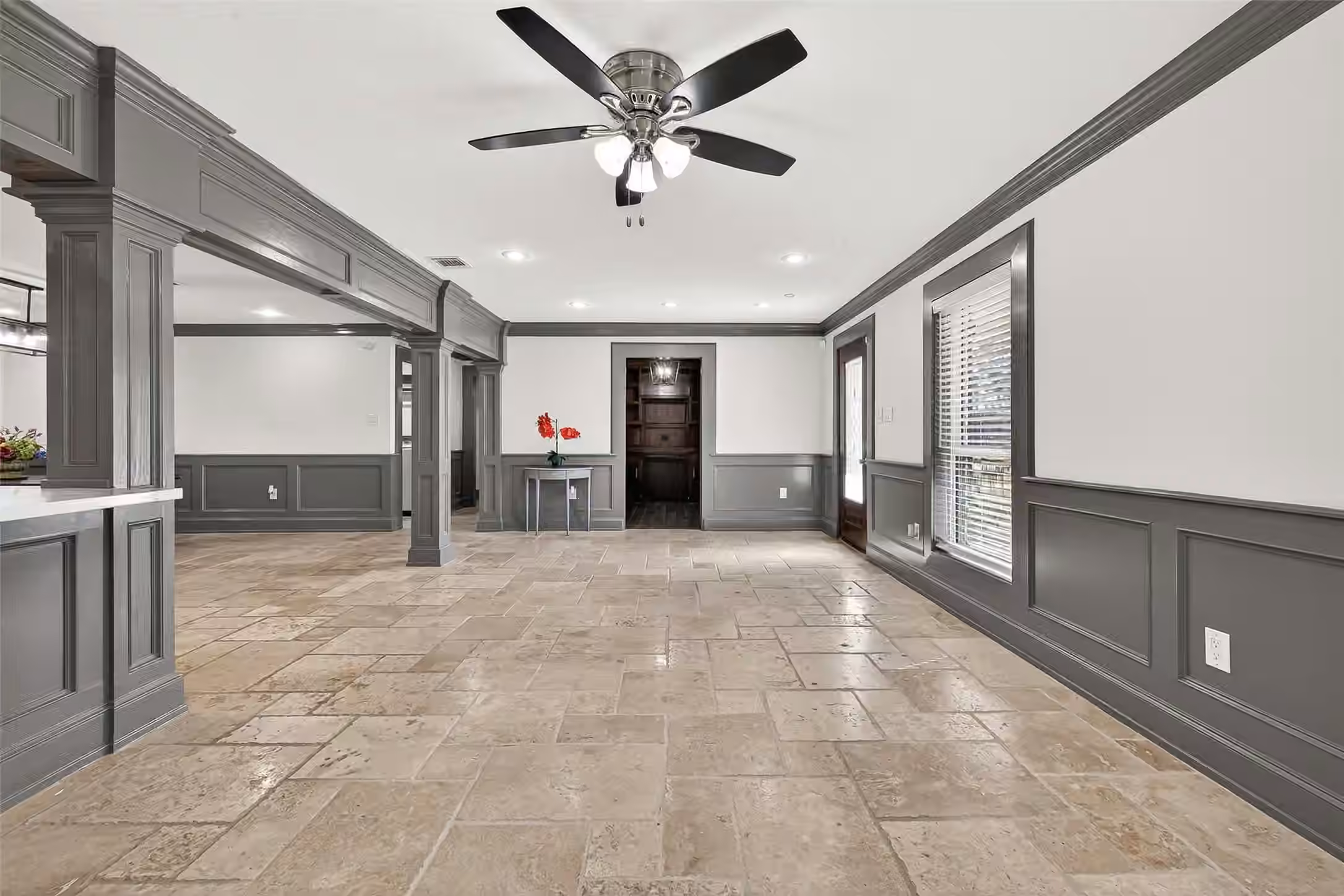 Photo 7 of 10054 Cedardale Drive, Houston, TX