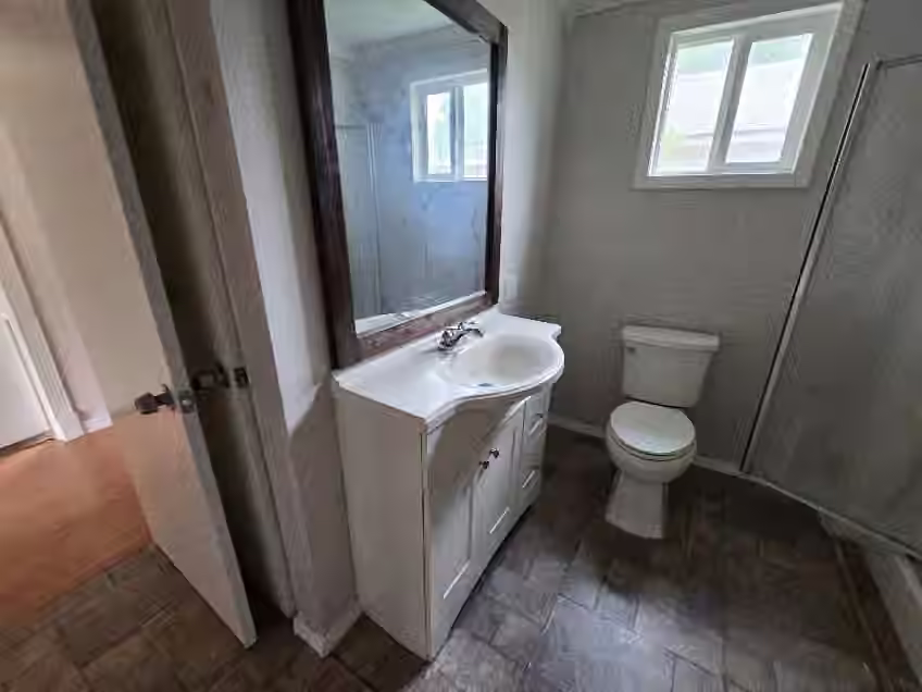 Photo 7 of 208 S 6th Street, Highlands, TX