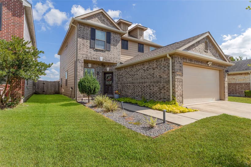 Photo 2 of 10731 Sun River Falls Drive, Humble, TX