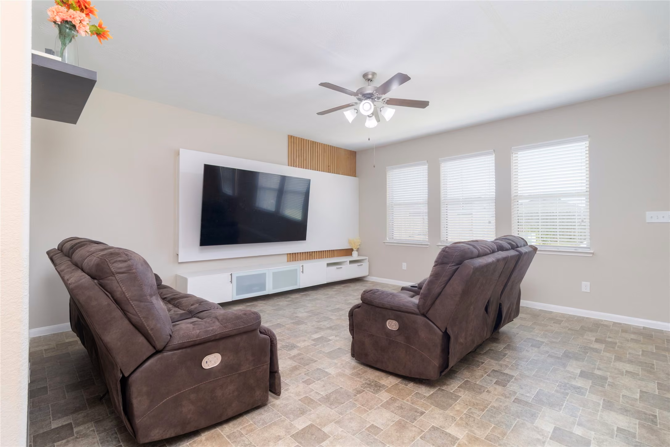 Photo 7 of 10731 Sun River Falls Drive, Humble, TX