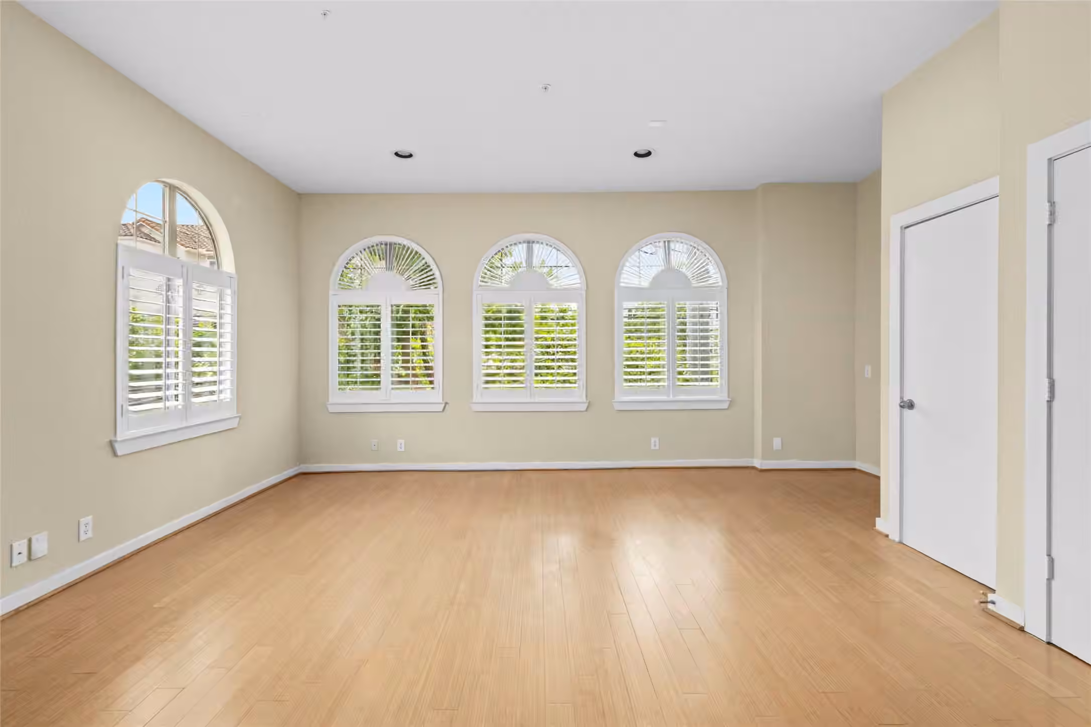Photo 7 of 802 Jackson Hill Street 201, Houston, TX