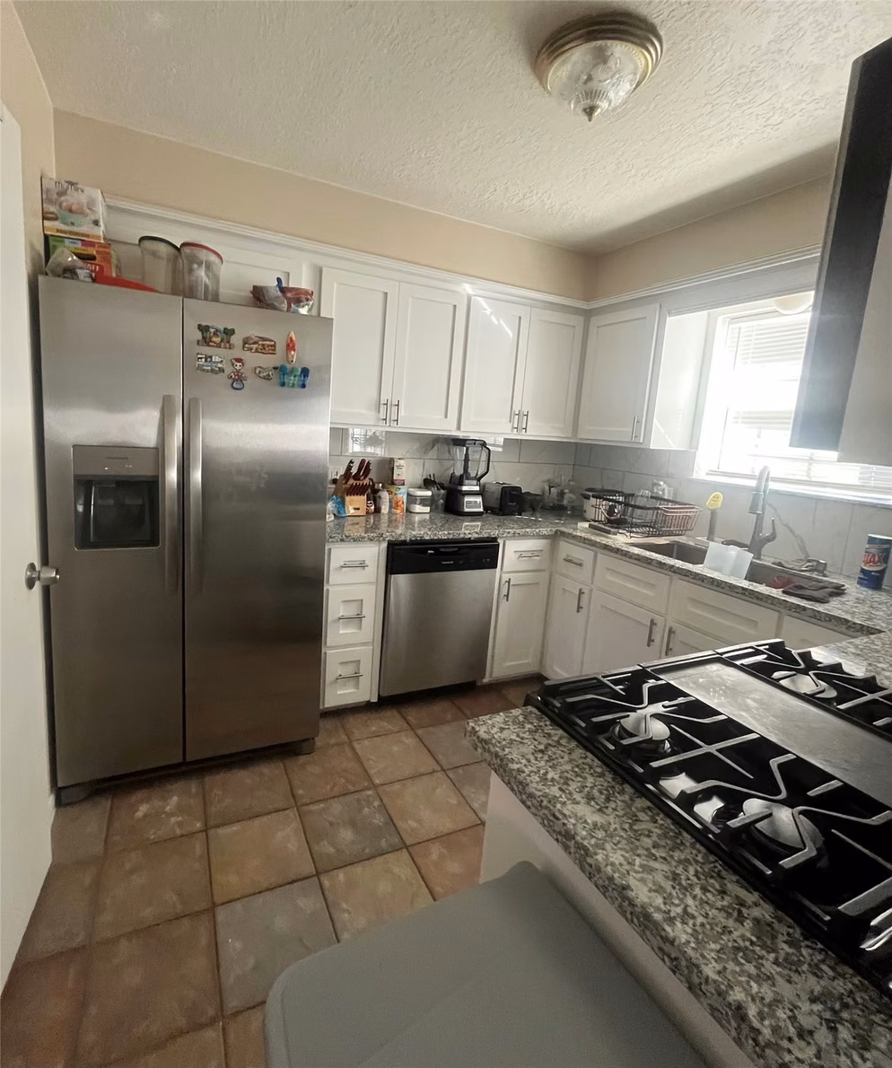 Photo 4 of 4502 Haiti Lane, Pasadena, TX