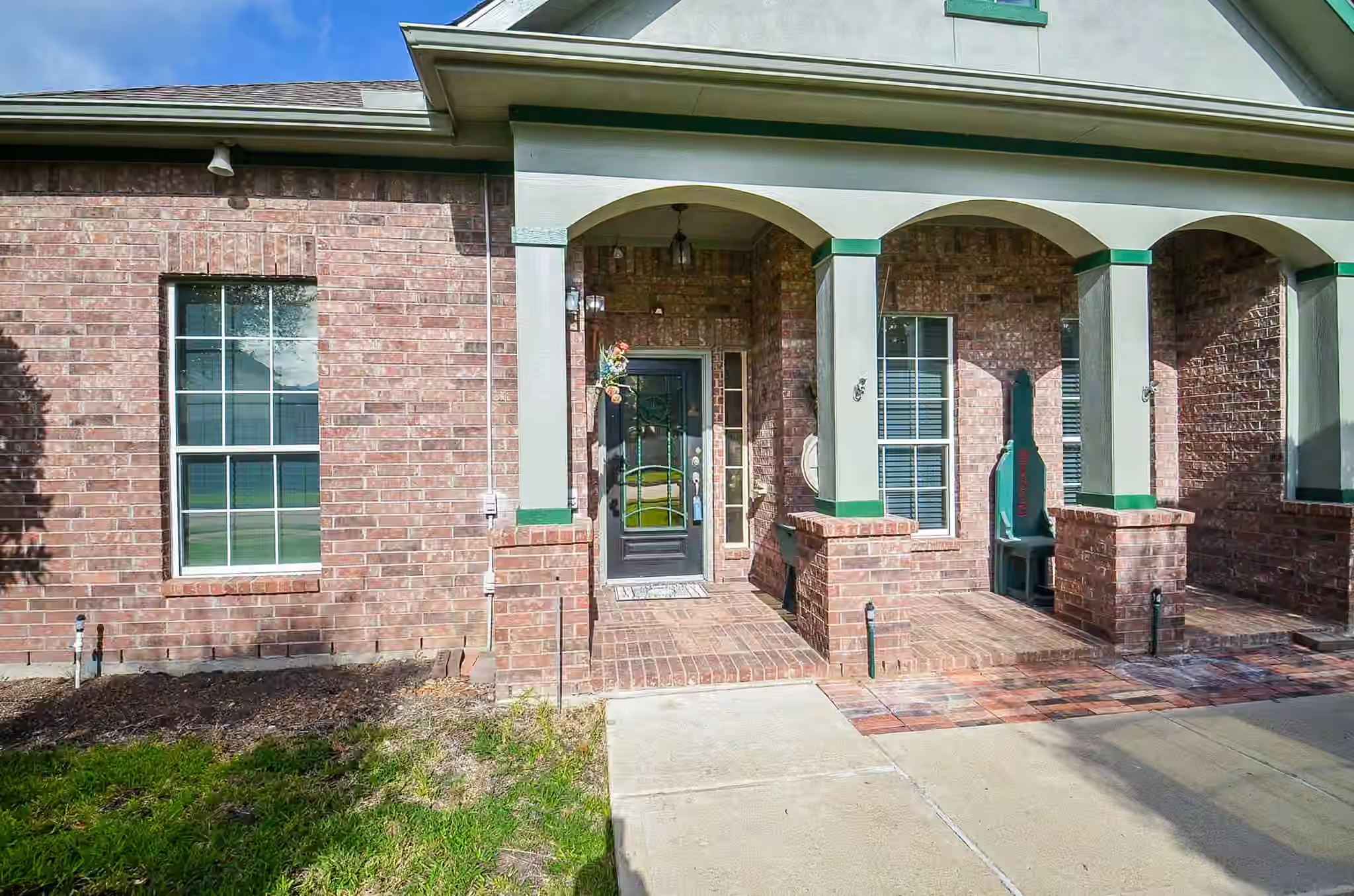 Photo 4 of 8218 Silent River Drive, Richmond, TX