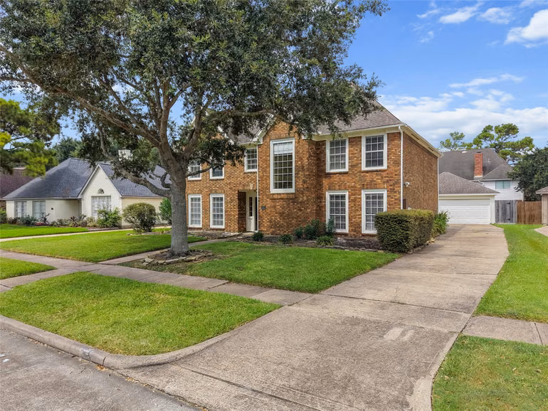 Photo 4 of 2104 Bay Hill Drive, League City, TX