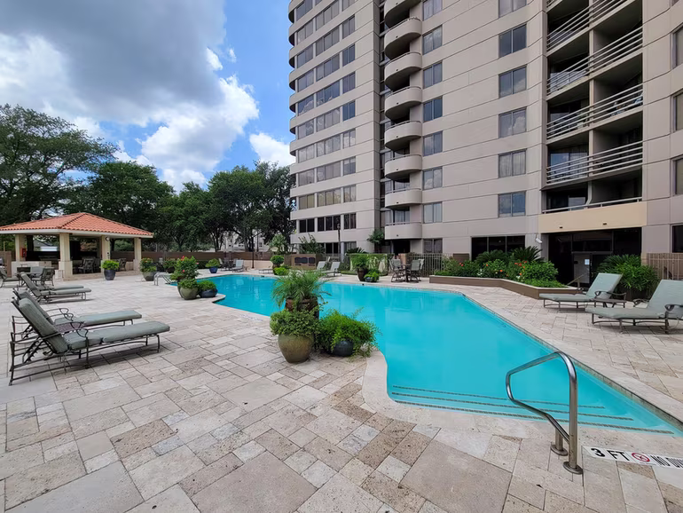 Photo 2 of 3525 Sage Road 303, Houston, TX