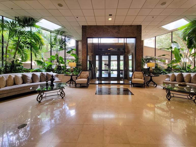 Photo 4 of 3525 Sage Road 303, Houston, TX