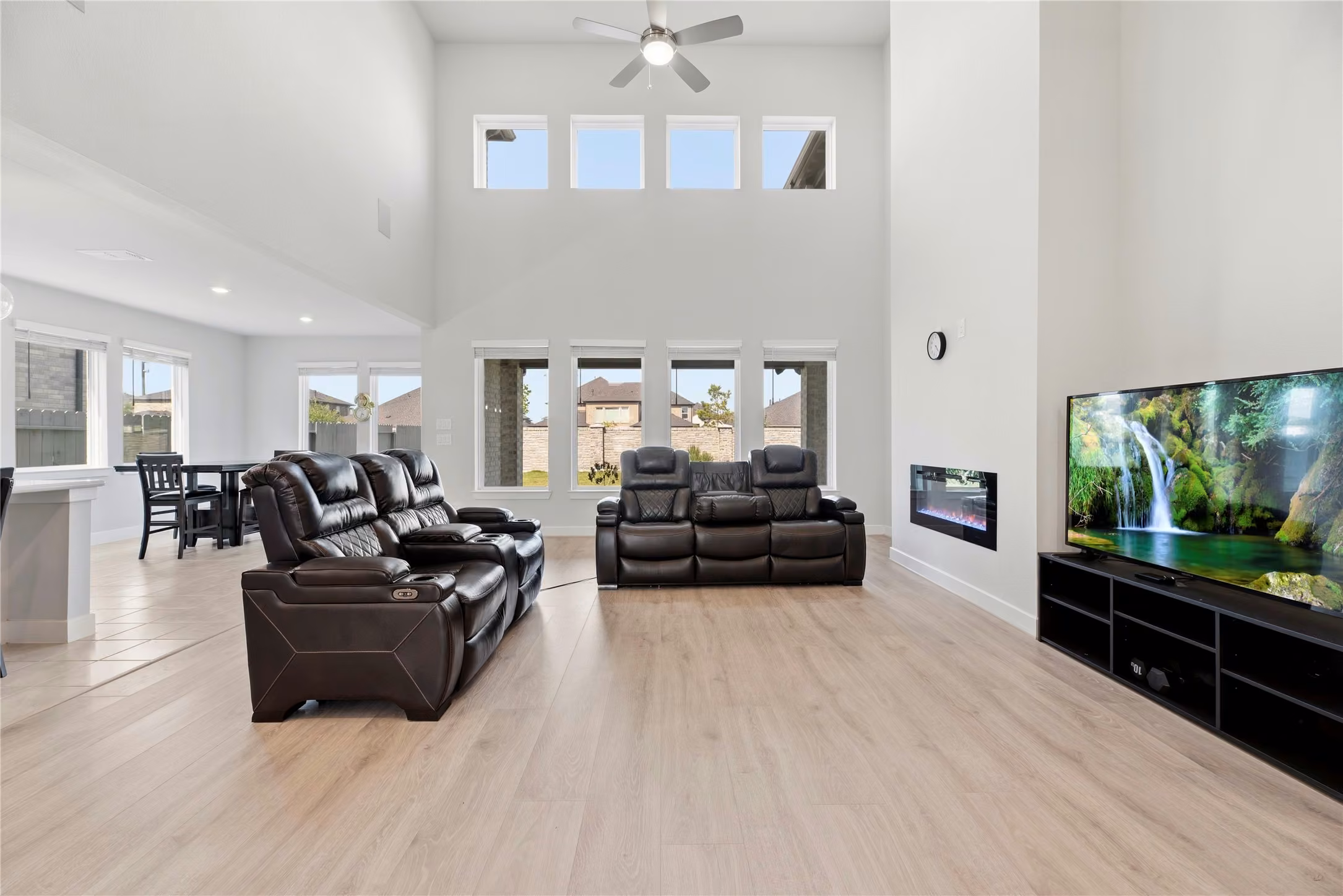 Photo 7 of 8930 Shelford Bay Lane, Cypress, TX