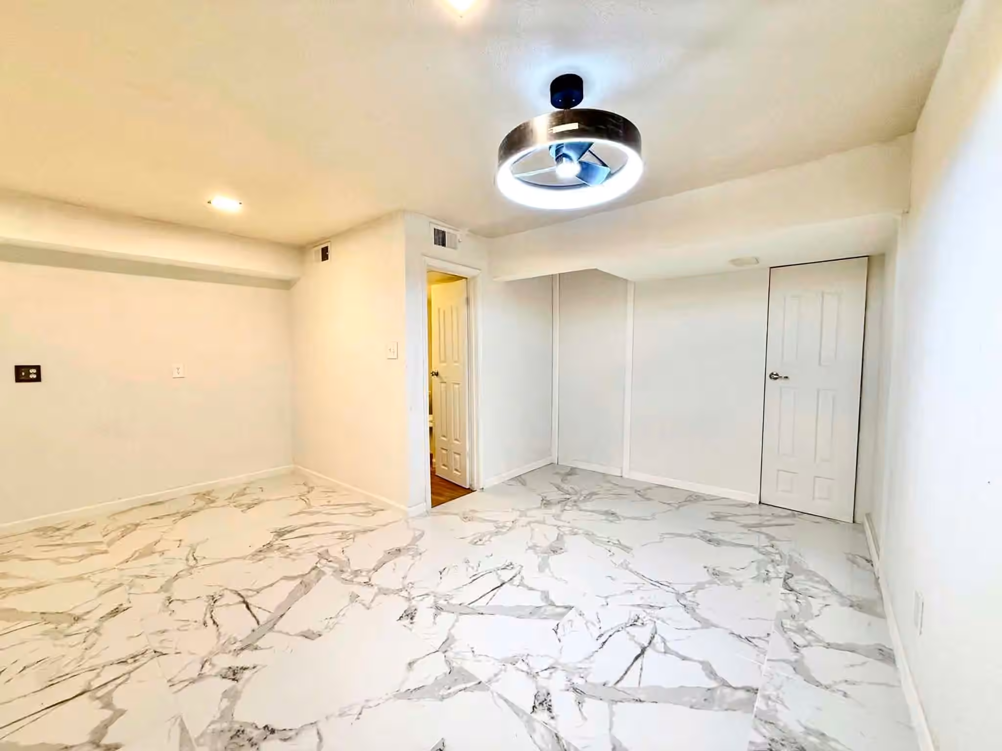 Photo 6 of 11919 Beechnut Street, Houston, TX